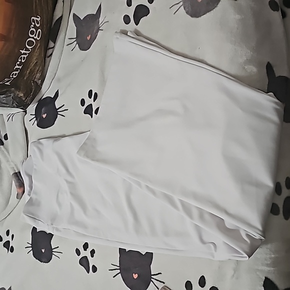 Gently used comfortable pants - Picture 8 of 10